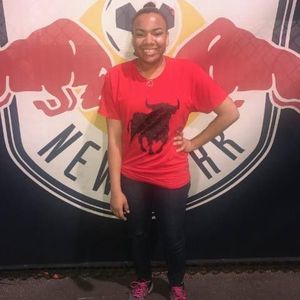 Meet your Posher, Nia